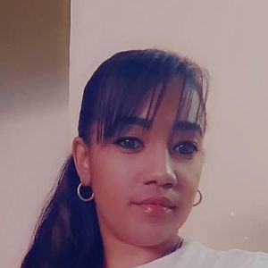 Meet your Posher, Yenni